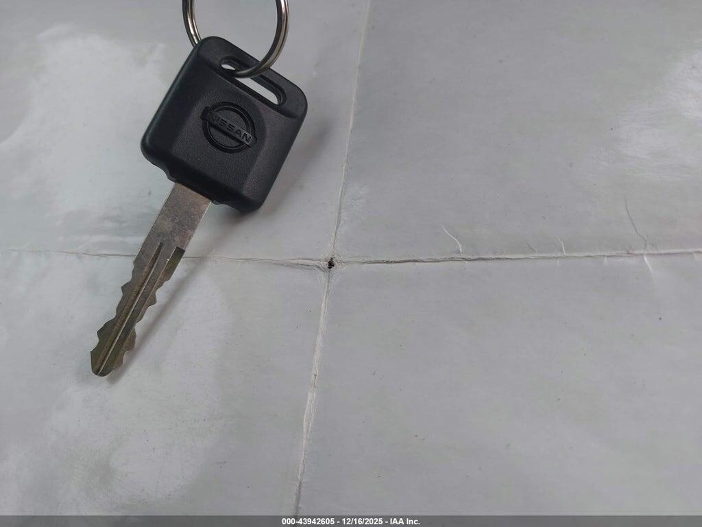 3N1CN7AP0HL856998 2017 NISSAN VERSA photo no. 11