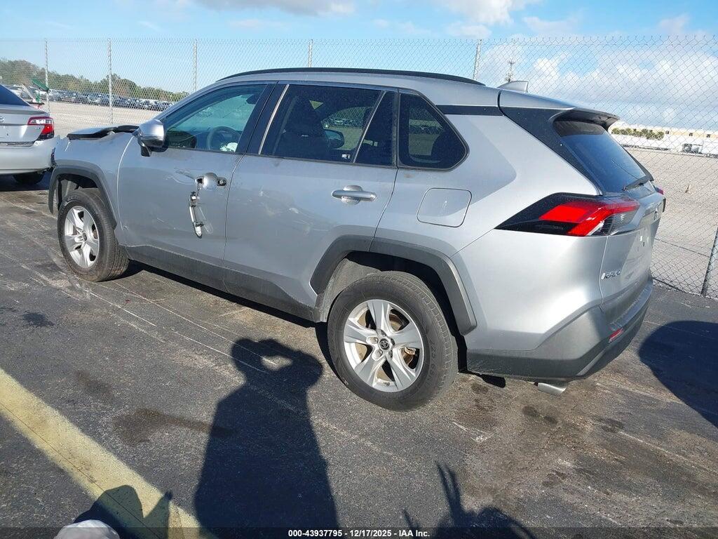 2T3P1RFV0MC192073 2021 TOYOTA RAV4 photo no. 3
