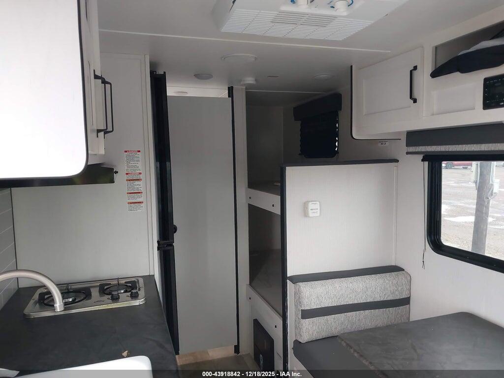 5ZT2PUEC3R4020374 2024 FOREST RIVER PUMA photo no. 8