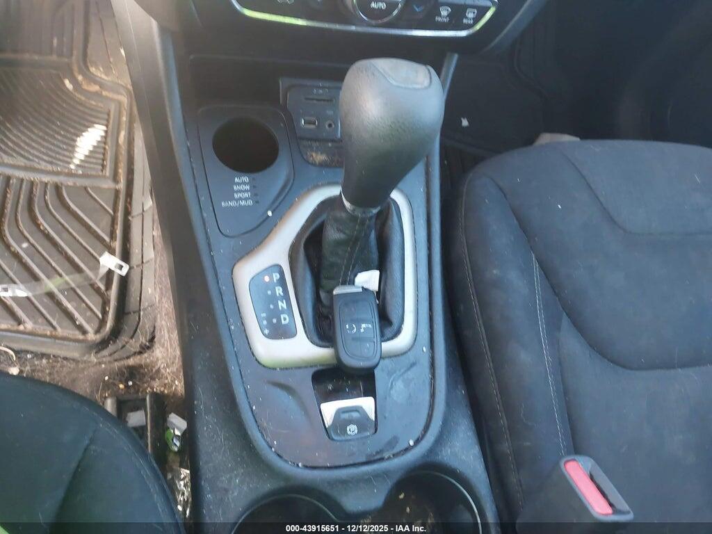 1C4PJMCB8GW311098 2016 JEEP CHEROKEE photo no. 11