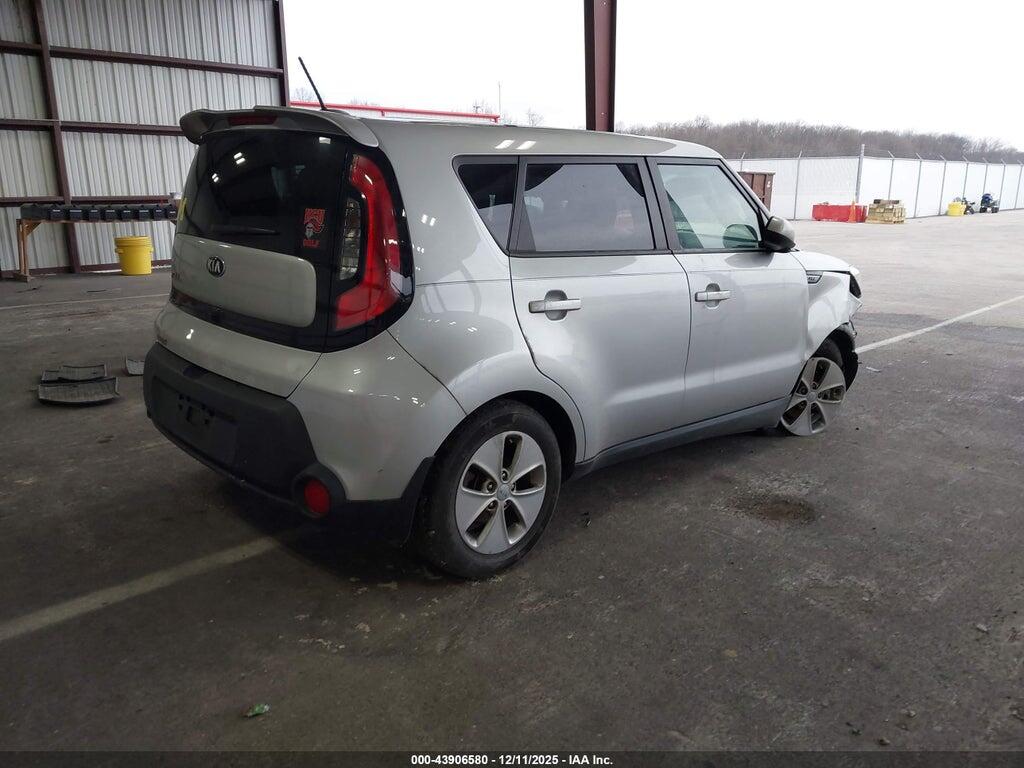 KNDJN2A24G7874600 2016 KIA SOUL photo no. 4