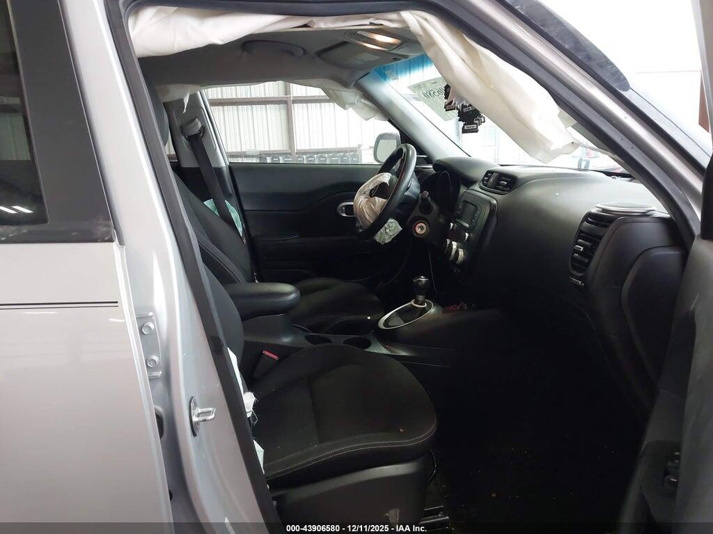 KNDJN2A24G7874600 2016 KIA SOUL photo no. 5