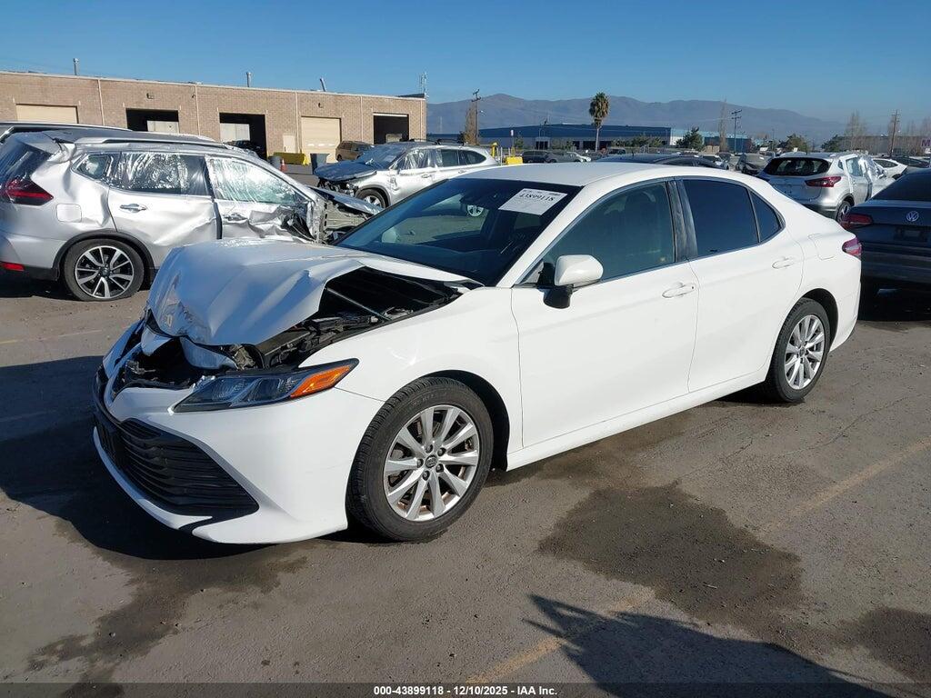 JTNB11HK1J3044487 2018 TOYOTA CAMRY photo no. 2
