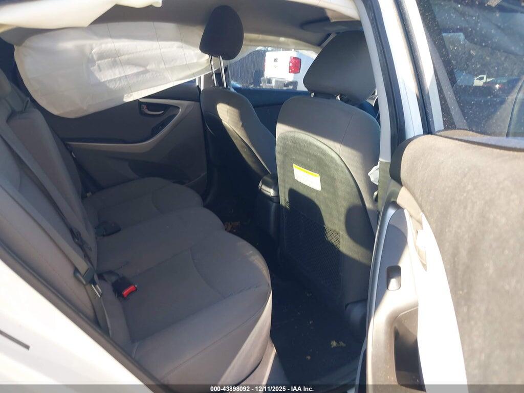 5NPDH4AE0GH721637 2016 HYUNDAI ELANTRA photo no. 8