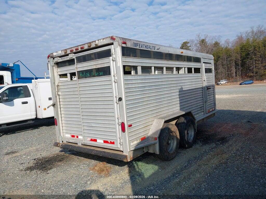 4FGL01626XC218314 1999 FEATHERLITE LIVESTOCK TRAILER photo no. 4