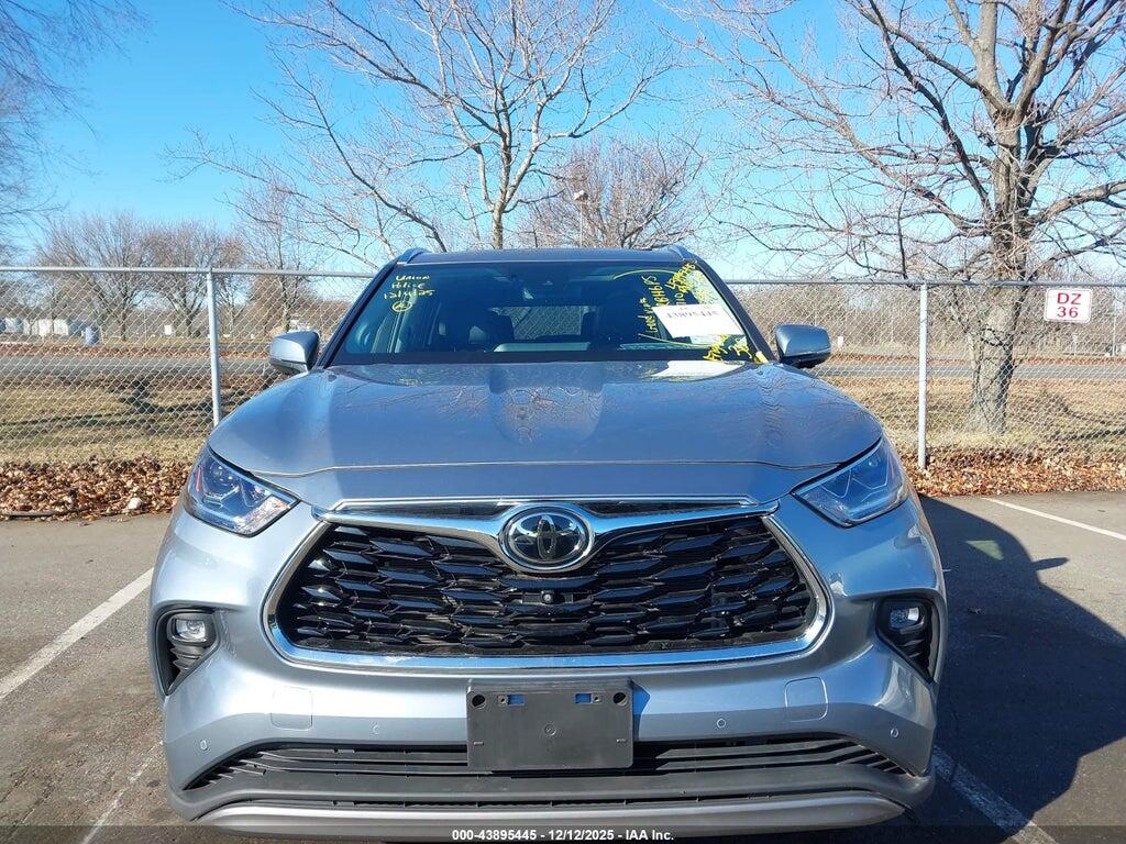 5TDKDRBH6PS003710 2023 TOYOTA HIGHLANDER photo no. 12
