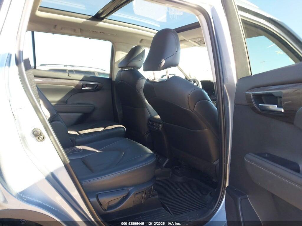 5TDKDRBH6PS003710 2023 TOYOTA HIGHLANDER photo no. 8