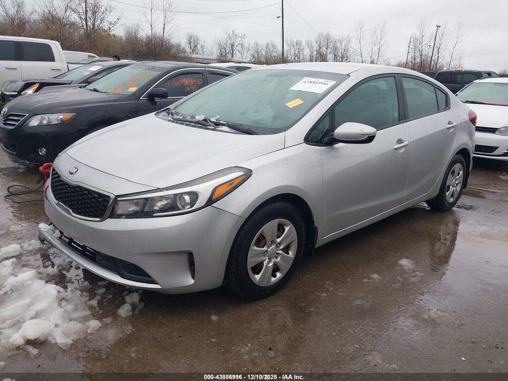 3KPFK4A76HE018612 2017 KIA FORTE photo no. 2
