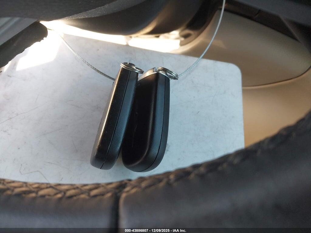 1C3CCCCG3FN585946 2015 CHRYSLER 200 photo no. 11