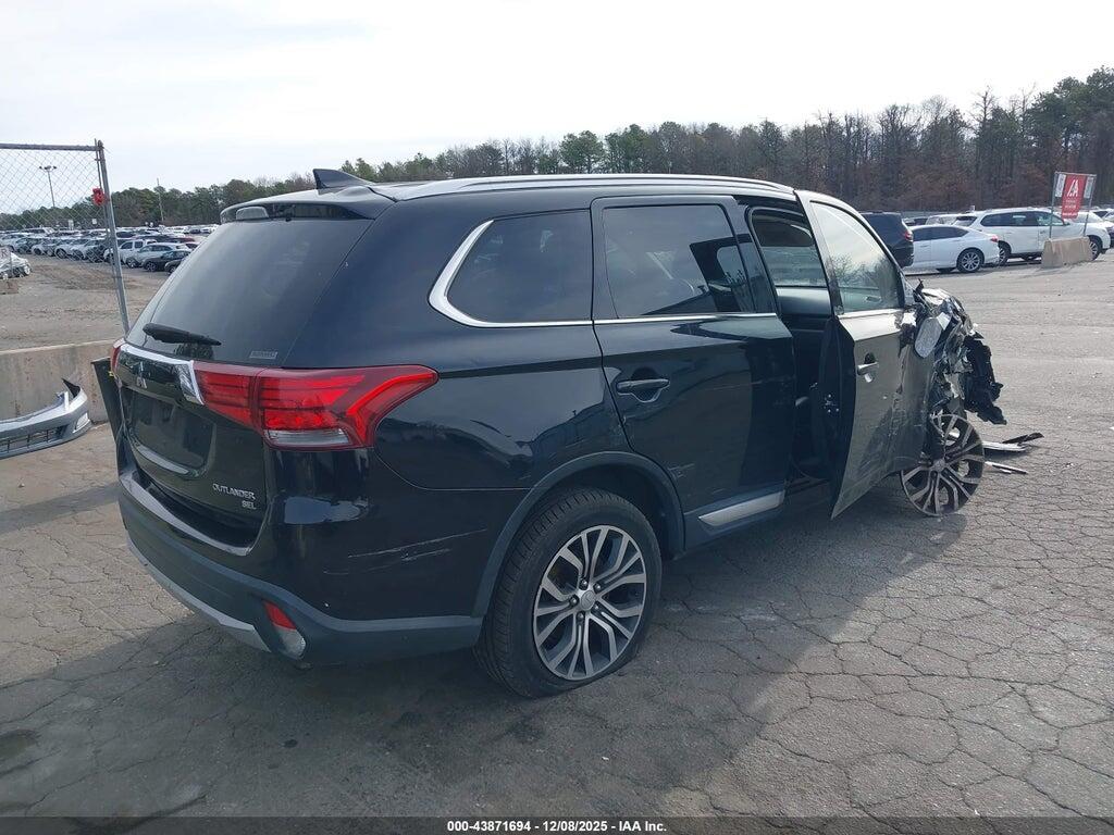 JA4AZ3A37HZ055356 2017 MITSUBISHI OUTLANDER photo no. 4