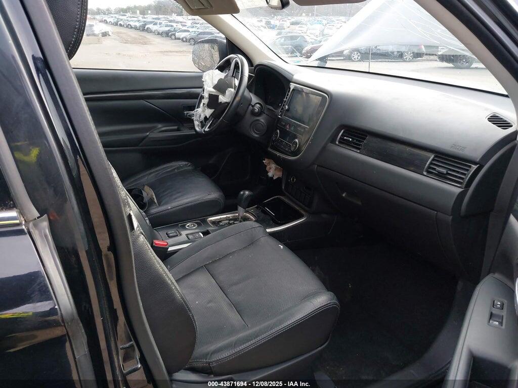 JA4AZ3A37HZ055356 2017 MITSUBISHI OUTLANDER photo no. 5