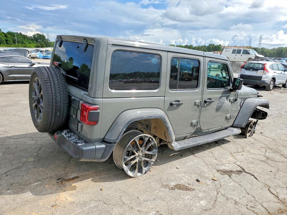 2022 JEEP WRANGLER UNLIMITED SAHARA — Фото 3 из 13