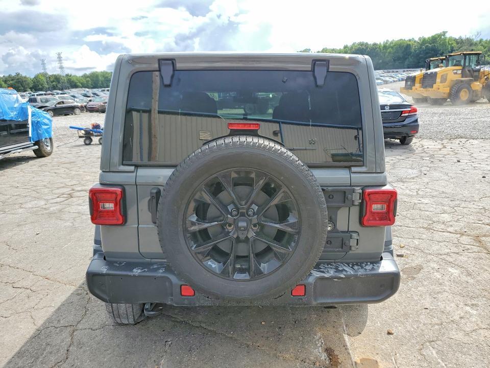 2022 JEEP WRANGLER UNLIMITED SAHARA — Фото 6 из 13