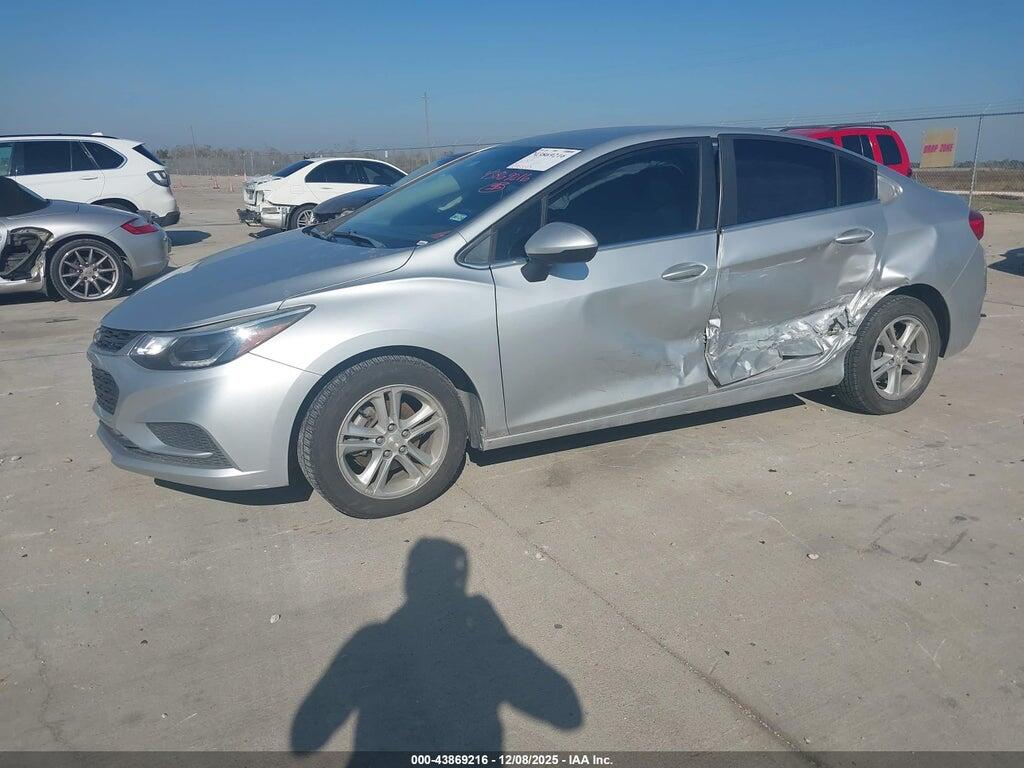 1G1BE5SM1J7190903 2018 CHEVROLET CRUZE photo no. 2