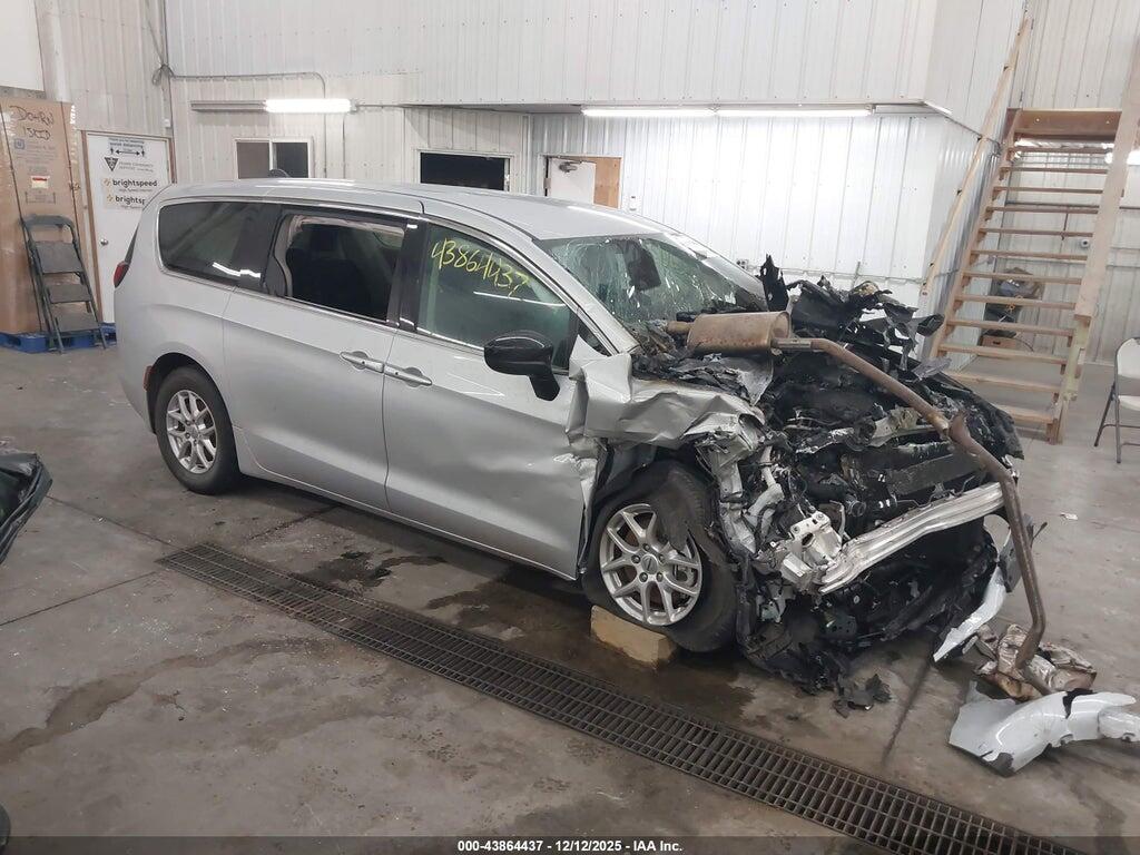 2C4RC1CG9RR183642 2024 CHRYSLER VOYAGER photo no. 1