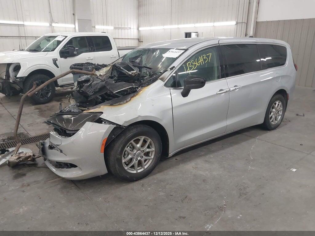 2C4RC1CG9RR183642 2024 CHRYSLER VOYAGER photo no. 2