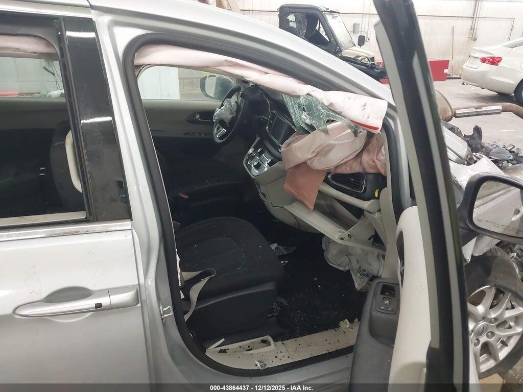 2C4RC1CG9RR183642 2024 CHRYSLER VOYAGER photo no. 5