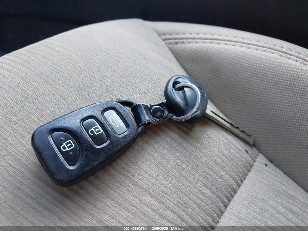 5NPEB4ACXBH093034 2011 HYUNDAI SONATA photo no. 11