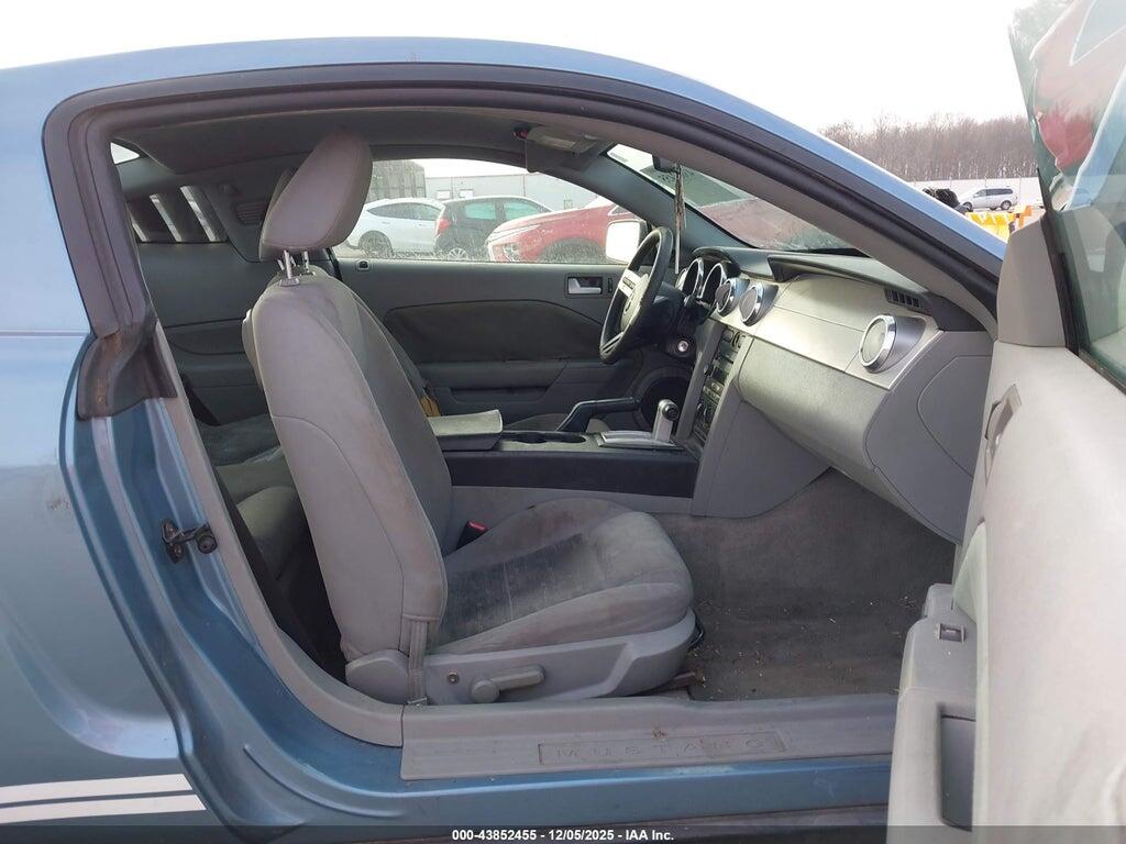 1ZVFT80N155103849 2005 FORD MUSTANG photo no. 5