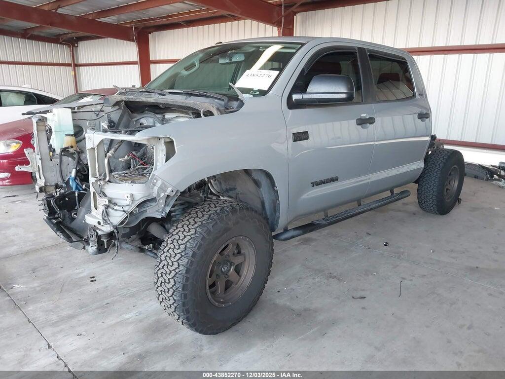 5TFDY5F13JX694747 2018 TOYOTA TUNDRA photo no. 2