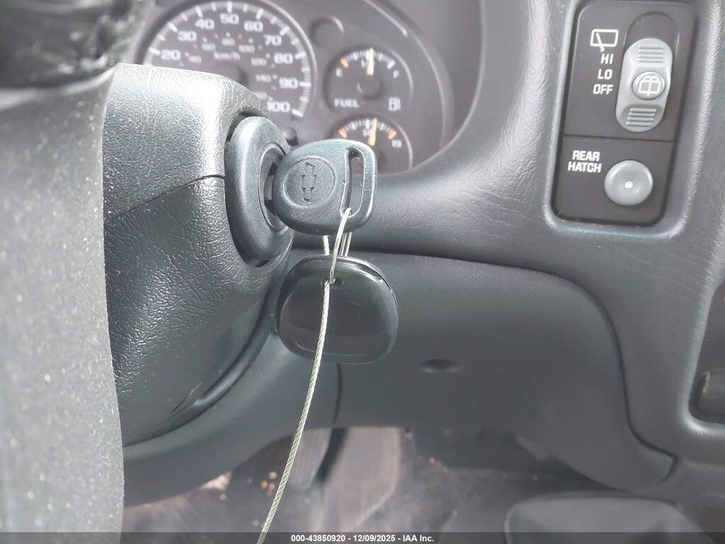1GNCS18W92K135787 2002 CHEVROLET BLAZER photo no. 11