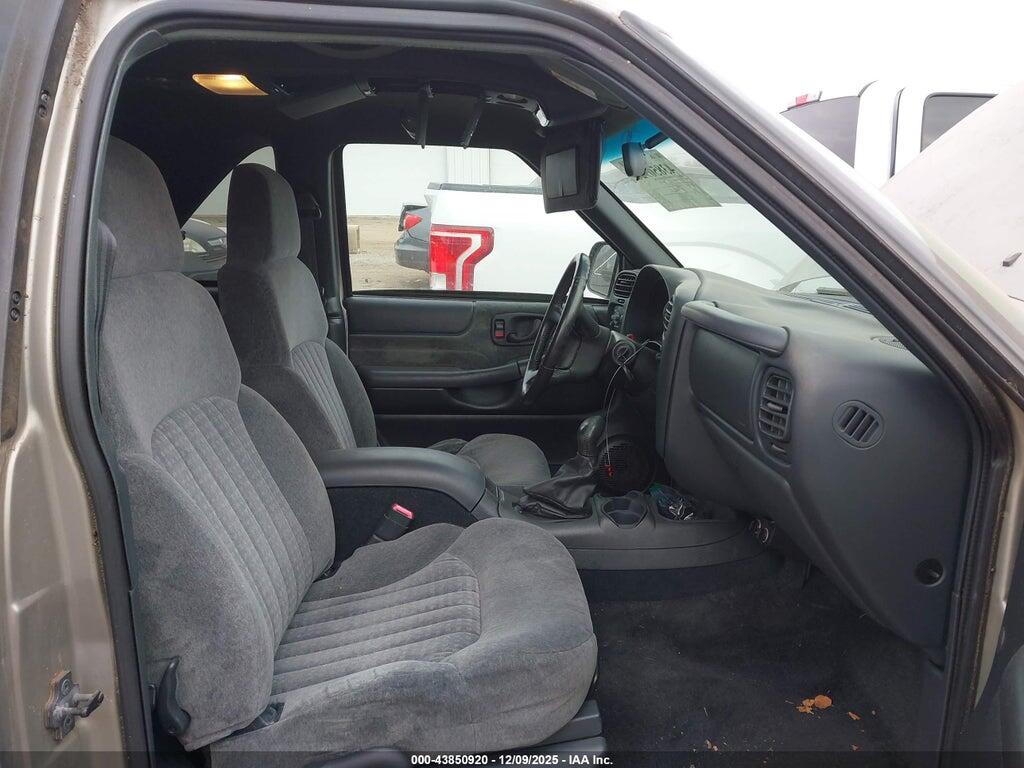 1GNCS18W92K135787 2002 CHEVROLET BLAZER photo no. 5