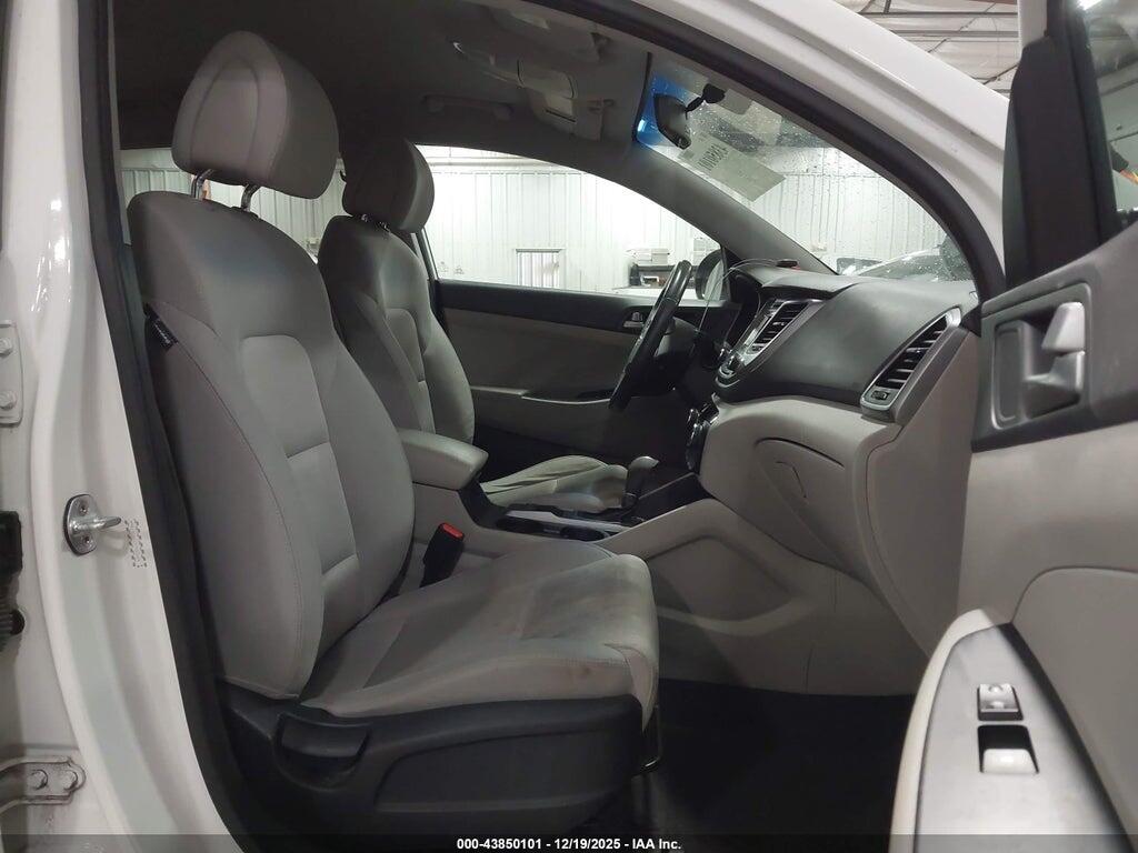 KM8J3CA22HU562429 2017 HYUNDAI TUCSON photo no. 5