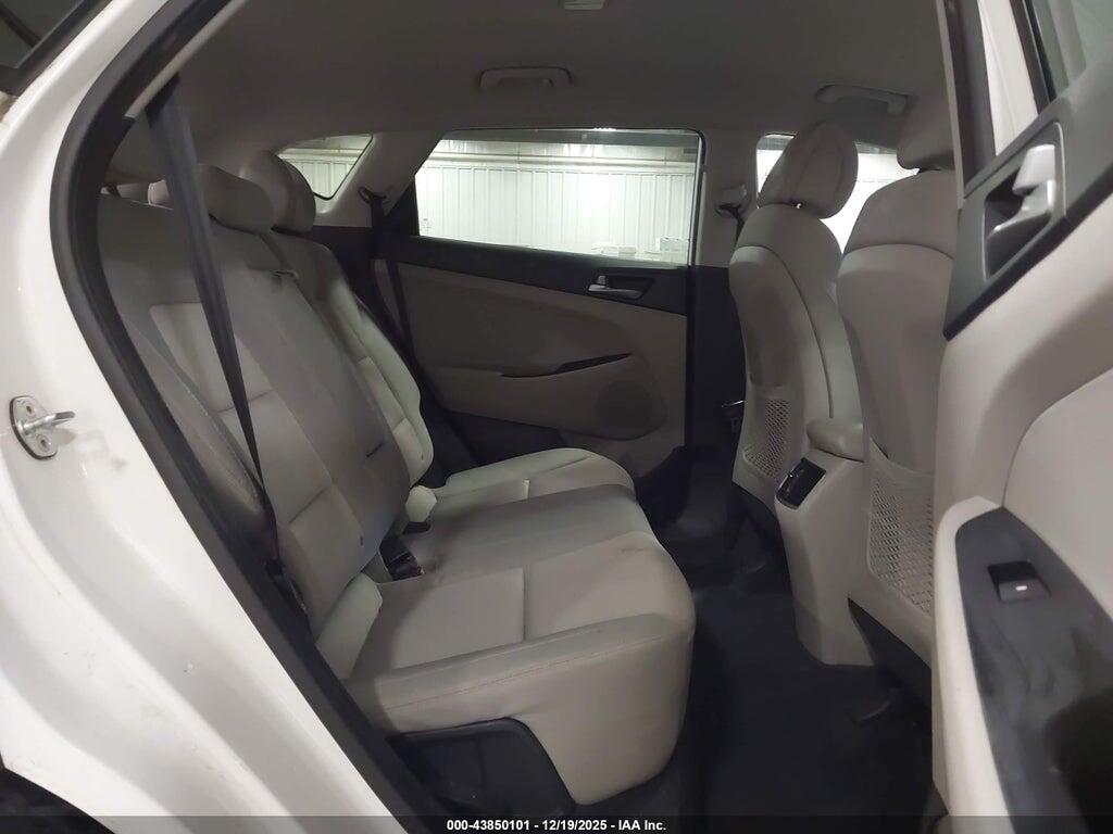 KM8J3CA22HU562429 2017 HYUNDAI TUCSON photo no. 8