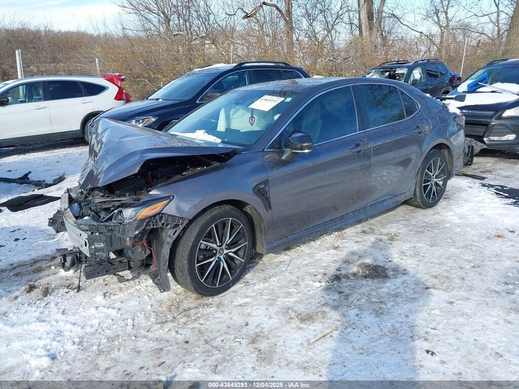 4T1G11AK8NU642799 2022 TOYOTA CAMRY photo no. 2