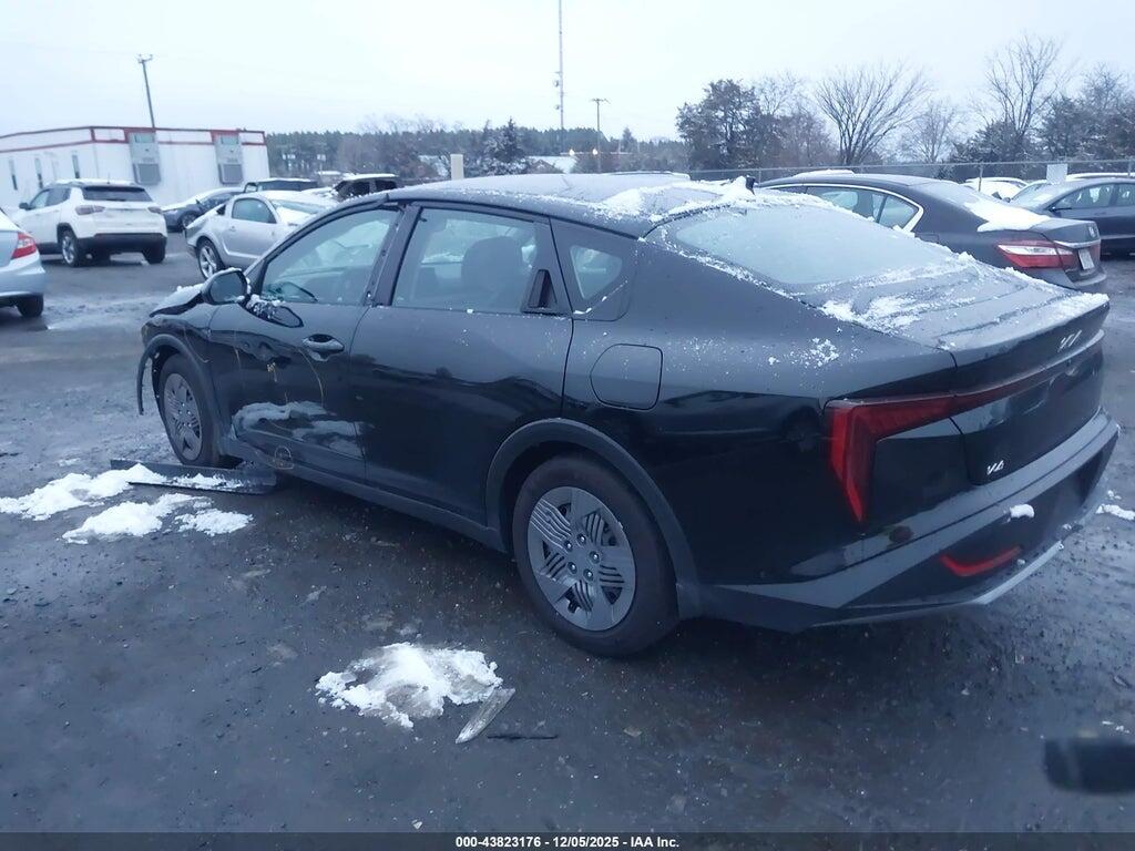 3KPFT4DE3SE158020 2025 KIA K4 photo no. 3