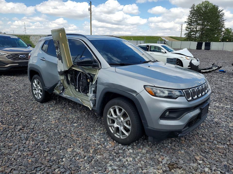 2022 JEEP COMPASS LATITUDE LUX — Фото 4 из 12