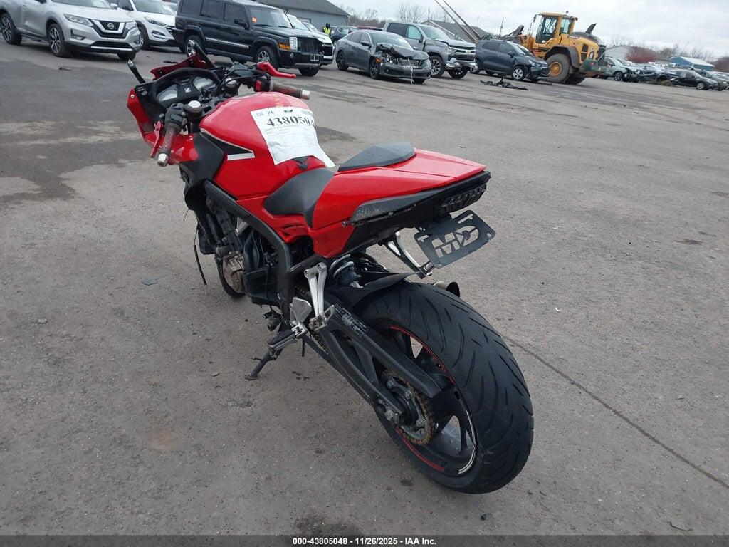 MLHRC7453J5400133 2018 HONDA CBR650 photo no. 3