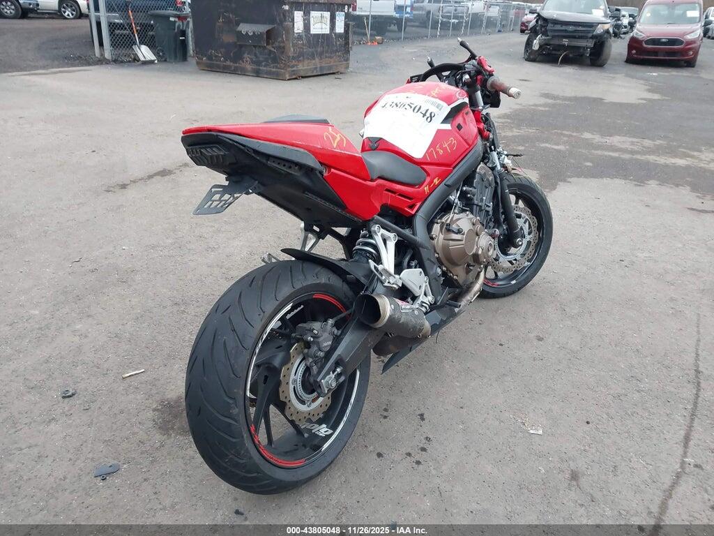 MLHRC7453J5400133 2018 HONDA CBR650 photo no. 4