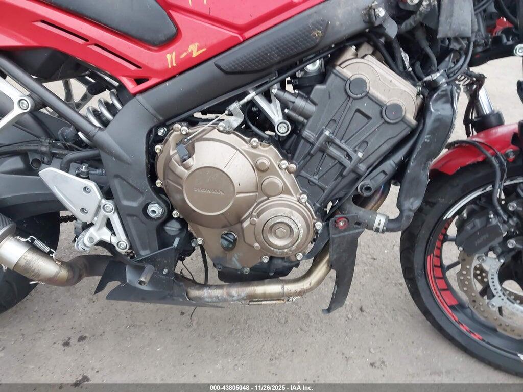MLHRC7453J5400133 2018 HONDA CBR650 photo no. 8