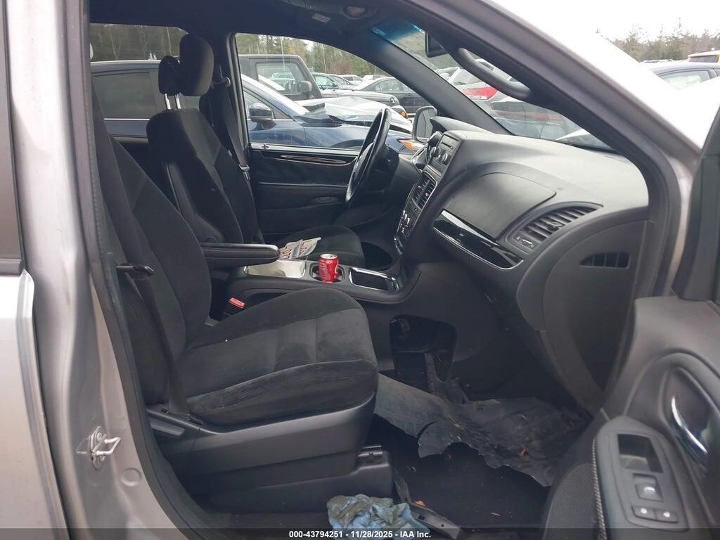 2C4RDGBG9HR619695 2017 DODGE GRAND CARAVAN photo no. 5