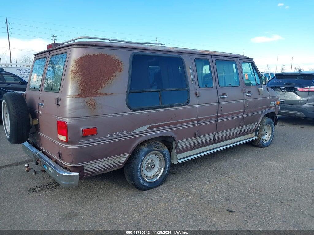 2GBEG25KXP4108392 1993 CHEVROLET G20 photo no. 4