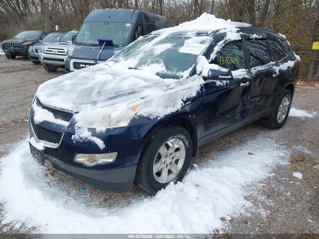 1GNKRJED1BJ310212 2011 CHEVROLET TRAVERSE photo no. 2