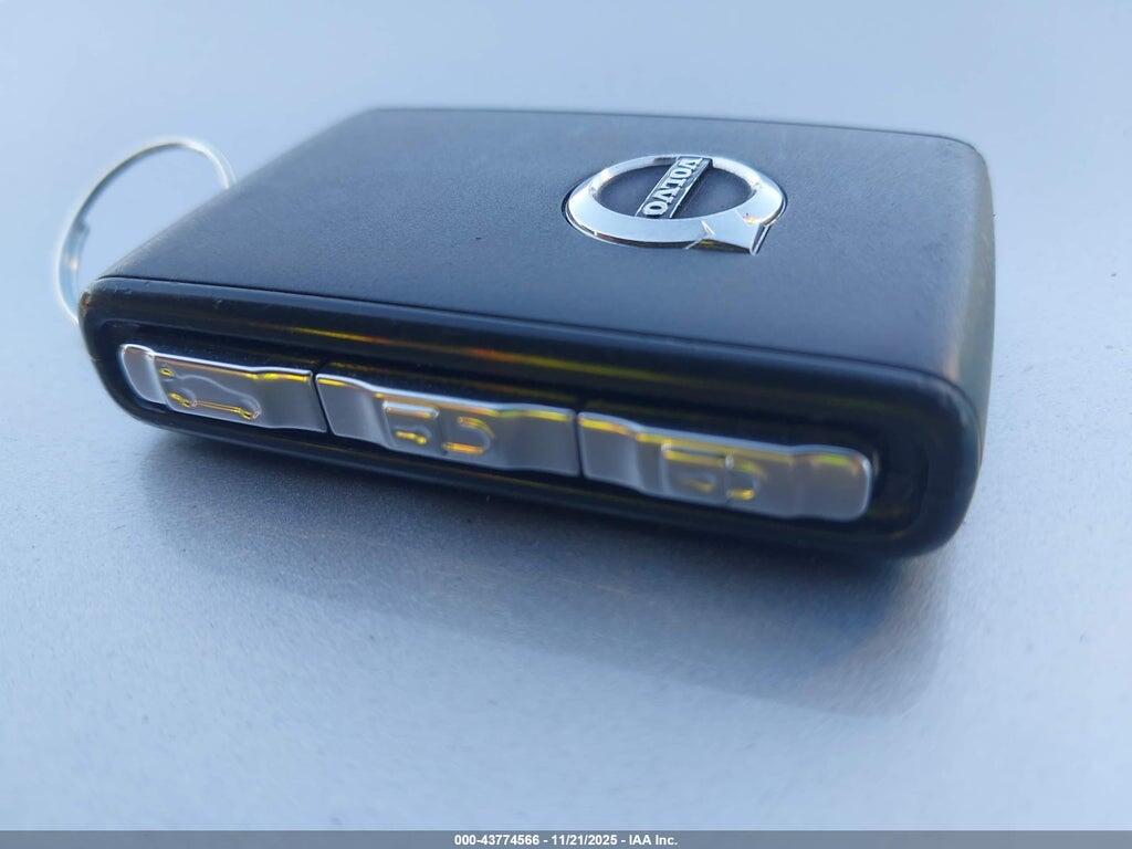 YV4102CK4K1452038 2019 VOLVO XC90 photo no. 11