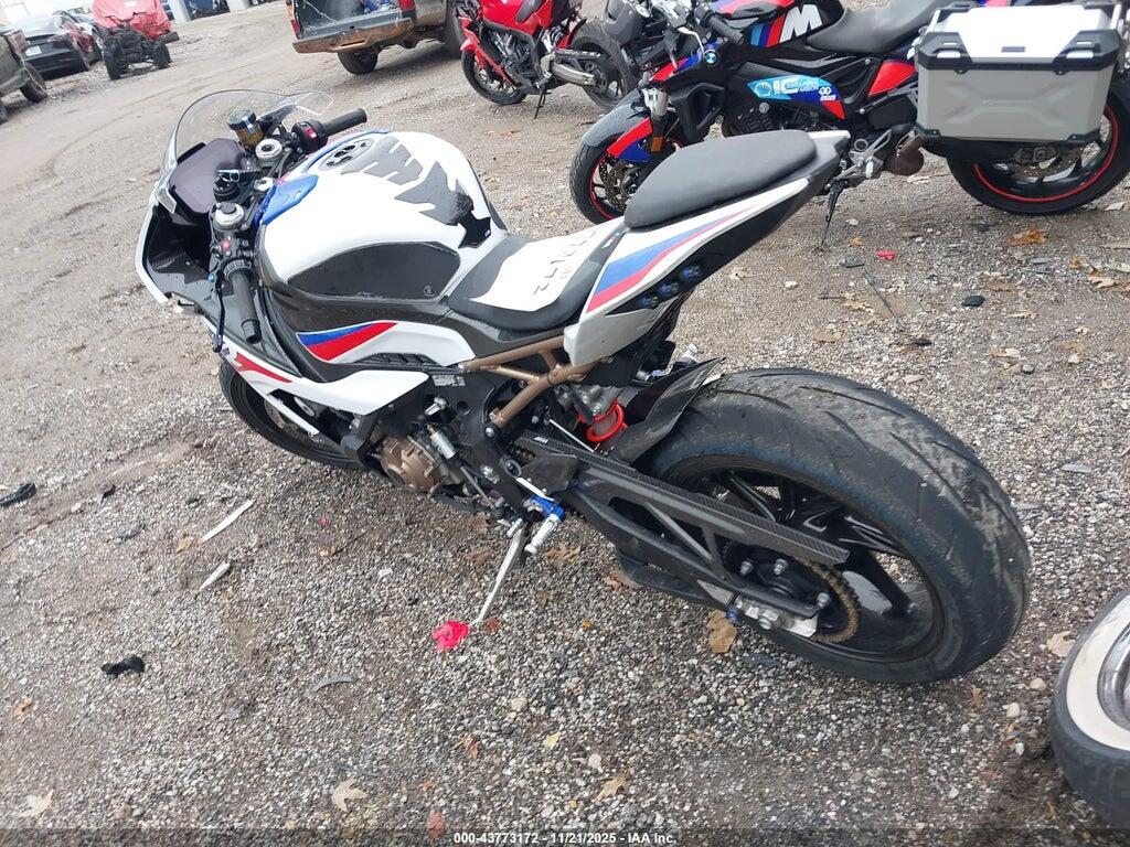 WB10E2303N6F20951 2022 BMW S 1000 photo no. 3