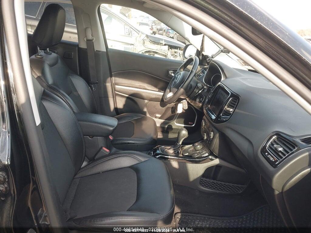 3C4NJDBB8KT623171 2019 JEEP COMPASS photo no. 5