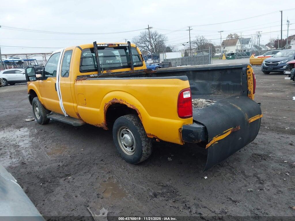 1FT7X2B62BEA70600 2011 FORD F-250 photo no. 3