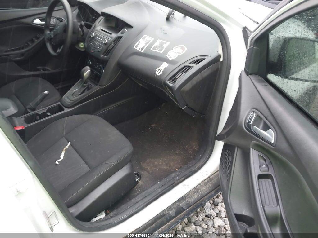 1FADP3F20HL337517 2017 FORD FOCUS photo no. 5