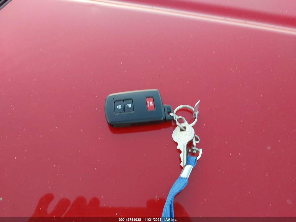 JTMRJREV4JD233760 2018 TOYOTA RAV4 HYBRID photo no. 11