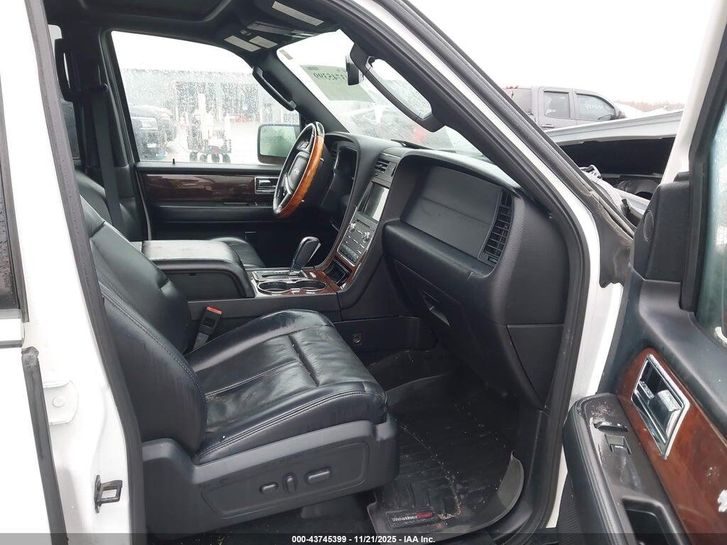 5LMJJ2JT0HEL02160 2017 LINCOLN NAVIGATOR photo no. 5