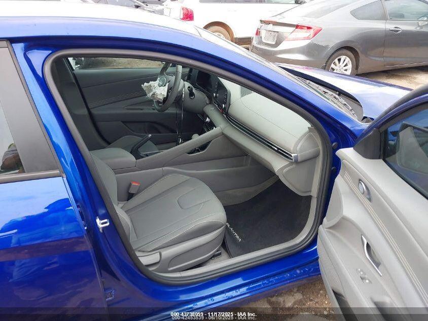 KMHLM4DGXSU974138 2025 HYUNDAI ELANTRA photo no. 5