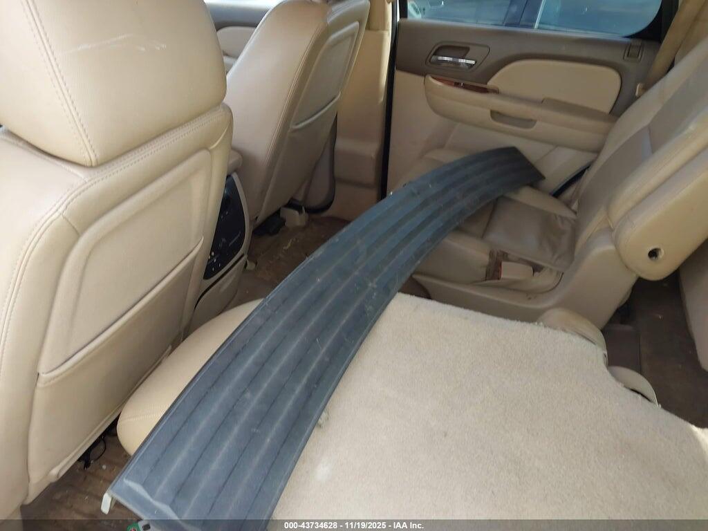 1GNSKCE02BR284945 2011 CHEVROLET TAHOE photo no. 12