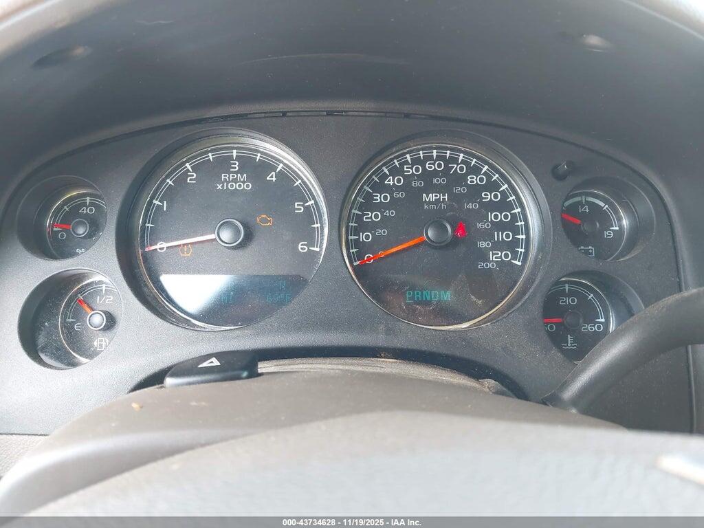 1GNSKCE02BR284945 2011 CHEVROLET TAHOE photo no. 7