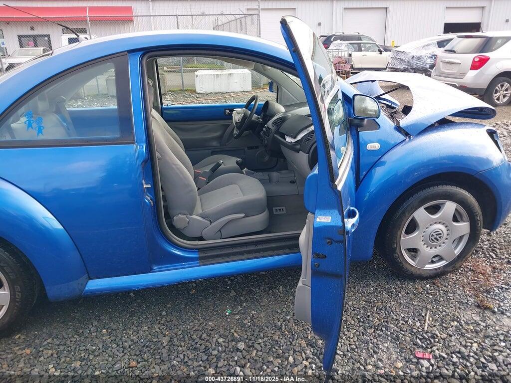3VWBC21C1YM413054 2000 VOLKSWAGEN NEW BEETLE photo no. 5