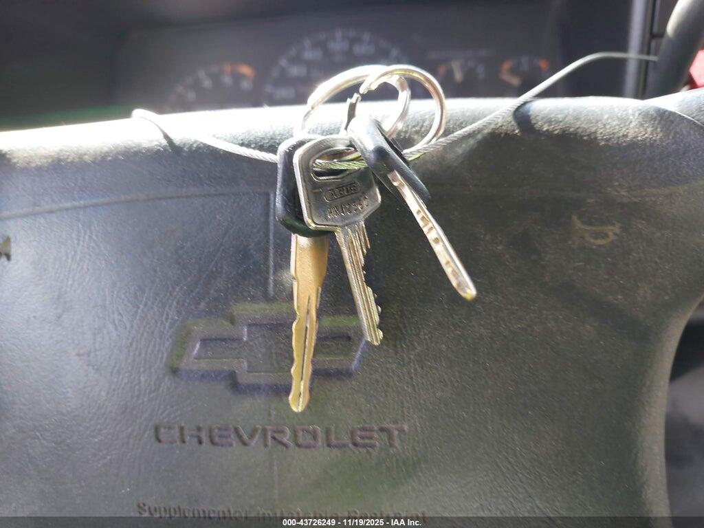 1GCEC14W7TZ223377 1996 CHEVROLET GMT-400 photo no. 11