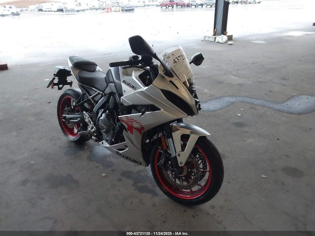 JS1EM13B3R7100704 2024 SUZUKI GSX800 photo no. 1